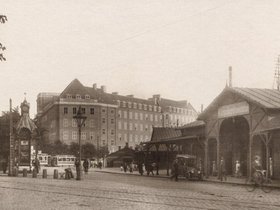 Gyldenløvesgade ud for Klampenborgbanens station ca.1917.jpg